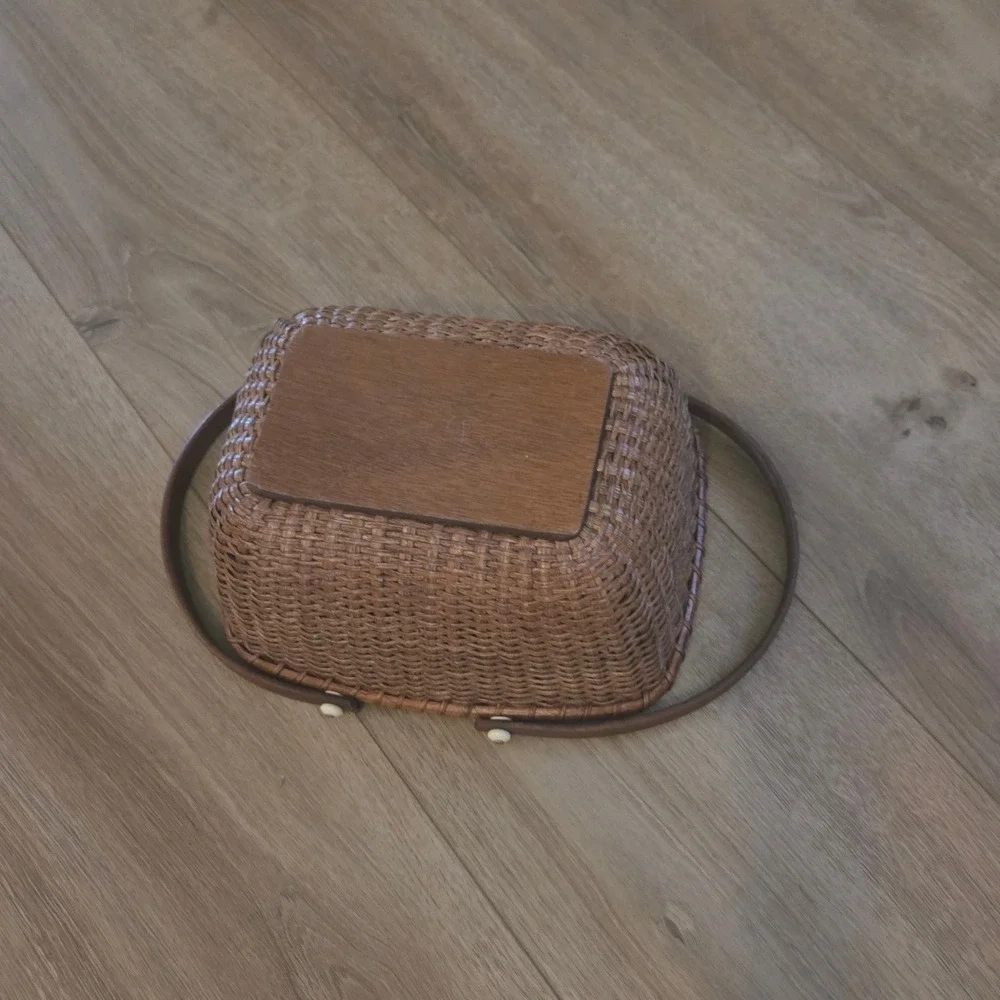 Vintage Nantucket Lightship Basket Oval ‎ Double Handle Dark Brown Woven